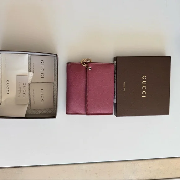 Gucci Women's pink Leather Wallet with Interlocking G Charm - Picture 3 of 7